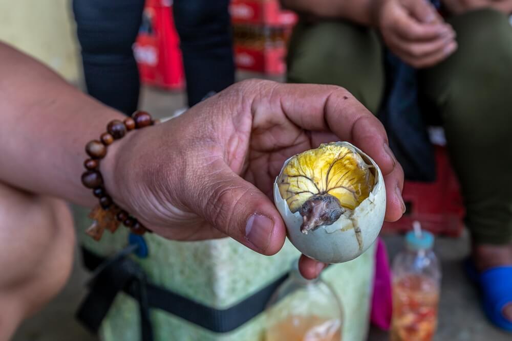 Eten in de Filipijnen Gefermenteerde eieren
