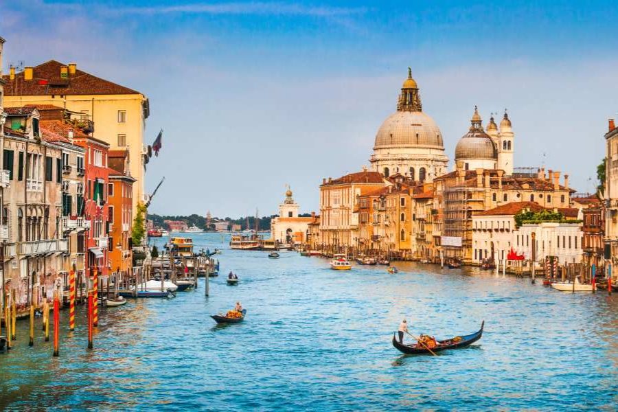 Italie Venetie stad van de romantiek en liefde water boot
